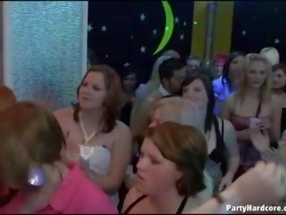 Grupo sexo salvaje patty en noche discoteca