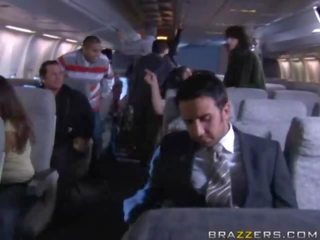 Passengers duke pasur quickie në një airplane!