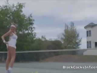 Bigtit відстій біб на теніс суд