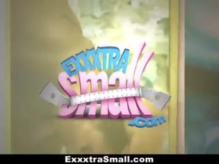 Exxxtrasmall - zkurvenej můj málo sisters otočil na přítel!